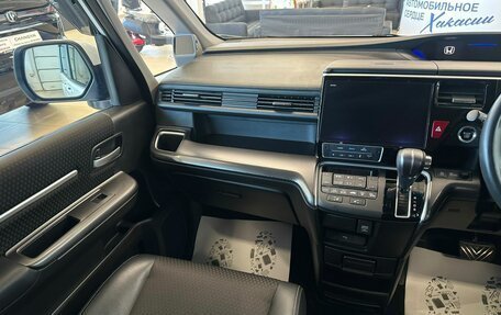 Honda Stepwgn IV, 2019 год, 2 499 999 рублей, 14 фотография