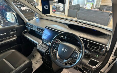 Honda Stepwgn IV, 2019 год, 2 499 999 рублей, 11 фотография