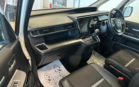 Honda Stepwgn IV, 2019 год, 2 499 999 рублей, 12 фотография