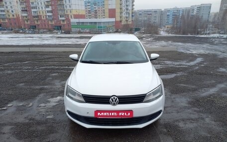 Volkswagen Jetta VI, 2013 год, 1 250 000 рублей, 2 фотография