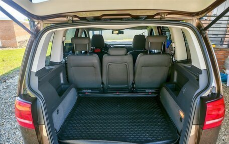 Volkswagen Touran III, 2011 год, 1 100 000 рублей, 27 фотография