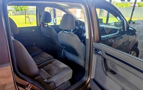 Volkswagen Touran III, 2011 год, 1 100 000 рублей, 28 фотография