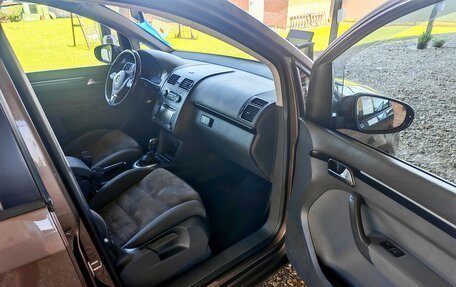 Volkswagen Touran III, 2011 год, 1 100 000 рублей, 29 фотография