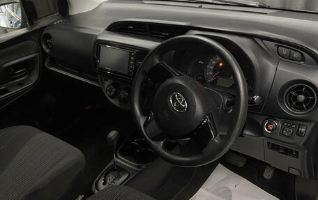 Toyota Vitz, 2019 год, 999 000 рублей, 8 фотография