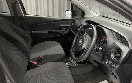 Toyota Vitz, 2019 год, 999 000 рублей, 7 фотография