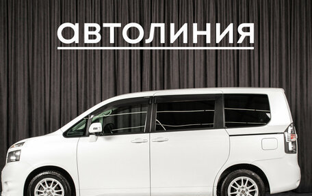 Toyota Voxy II, 2007 год, 1 060 000 рублей, 4 фотография