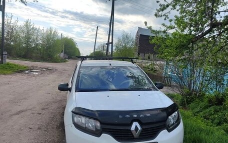 Renault Logan II, 2015 год, 600 000 рублей, 3 фотография