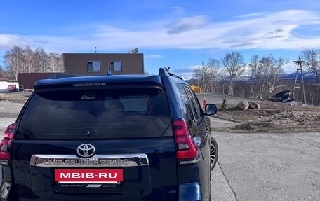 Toyota Land Cruiser Prado 150 рестайлинг 2, 2018 год, 7 000 000 рублей, 4 фотография