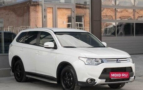Mitsubishi Outlander III рестайлинг 3, 2014 год, 1 450 000 рублей, 3 фотография