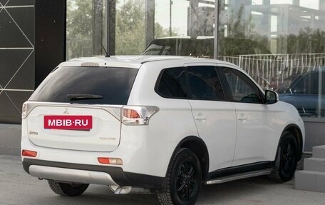 Mitsubishi Outlander III рестайлинг 3, 2014 год, 1 450 000 рублей, 5 фотография