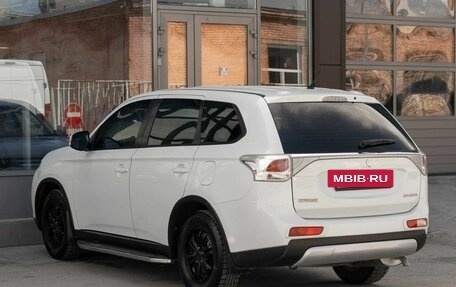 Mitsubishi Outlander III рестайлинг 3, 2014 год, 1 450 000 рублей, 7 фотография