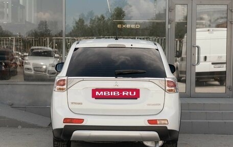 Mitsubishi Outlander III рестайлинг 3, 2014 год, 1 450 000 рублей, 6 фотография