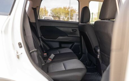 Mitsubishi Outlander III рестайлинг 3, 2014 год, 1 450 000 рублей, 17 фотография