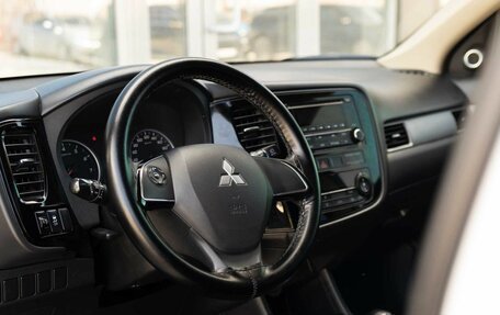 Mitsubishi Outlander III рестайлинг 3, 2014 год, 1 450 000 рублей, 11 фотография