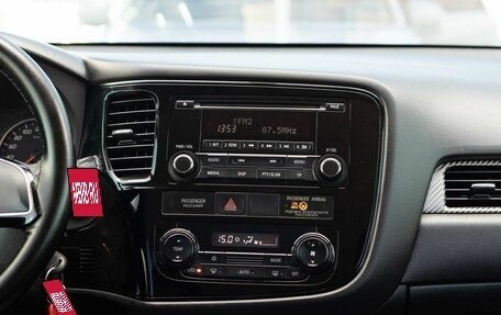 Mitsubishi Outlander III рестайлинг 3, 2014 год, 1 450 000 рублей, 13 фотография