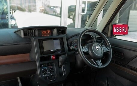 Toyota Roomy I, 2017 год, 880 000 рублей, 10 фотография