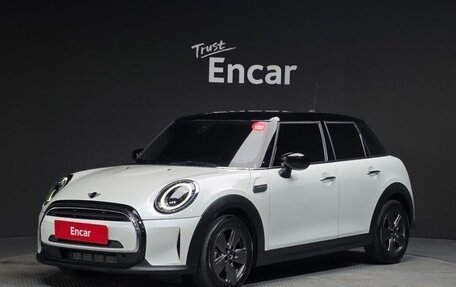 MINI Cabrio, 2023 год, 1 805 000 рублей, 1 фотография