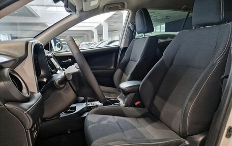 Toyota RAV4, 2015 год, 1 999 000 рублей, 12 фотография