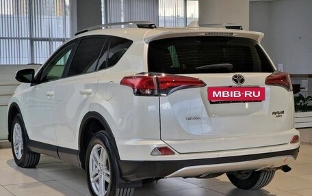 Toyota RAV4, 2015 год, 1 999 000 рублей, 7 фотография