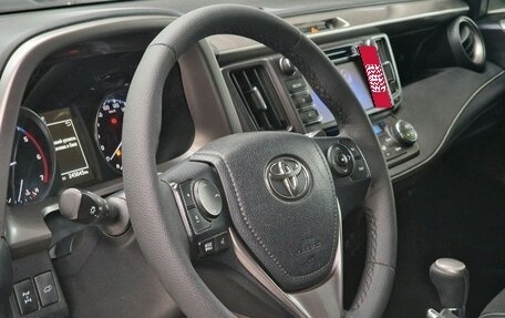 Toyota RAV4, 2015 год, 1 999 000 рублей, 10 фотография