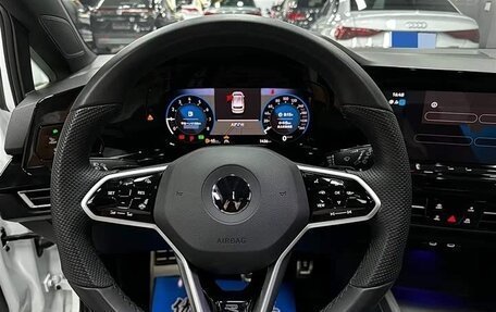 Volkswagen Golf VIII, 2022 год, 1 727 000 рублей, 12 фотография
