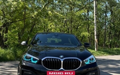 BMW 1 серия, 2020 год, 1 980 000 рублей, 2 фотография