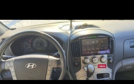Hyundai Grand Starex Grand Starex I рестайлинг 2, 2012 год, 1 450 000 рублей, 1 фотография