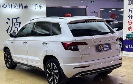 Skoda Karoq I, 2022 год, 1 900 000 рублей, 4 фотография