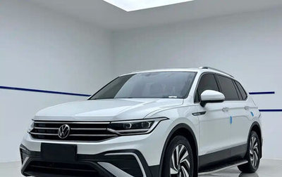 Volkswagen Tiguan II, 2023 год, 2 772 000 рублей, 1 фотография