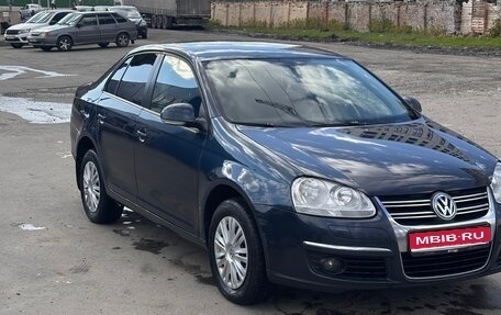 Volkswagen Jetta VI, 2010 год, 635 000 рублей, 1 фотография