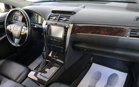 Toyota Camry, 2016 год, 1 939 000 рублей, 19 фотография
