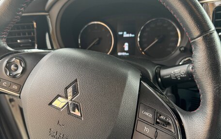 Mitsubishi Outlander III рестайлинг 3, 2021 год, 2 850 000 рублей, 11 фотография