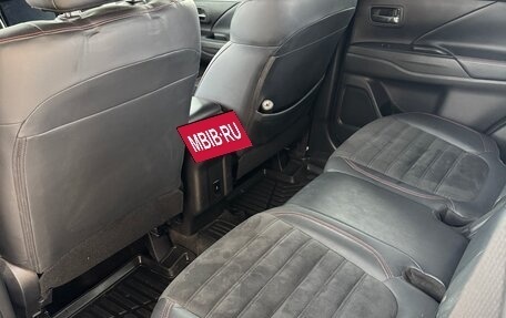Mitsubishi Outlander III рестайлинг 3, 2021 год, 2 850 000 рублей, 6 фотография
