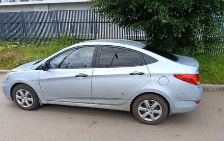 Hyundai Solaris II рестайлинг, 2011 год, 500 000 рублей, 3 фотография