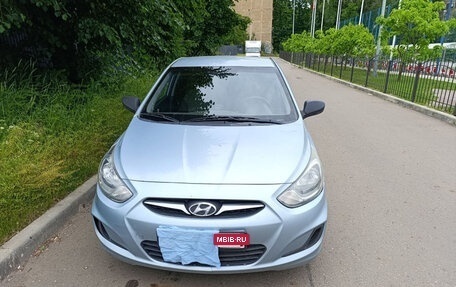 Hyundai Solaris II рестайлинг, 2011 год, 500 000 рублей, 4 фотография