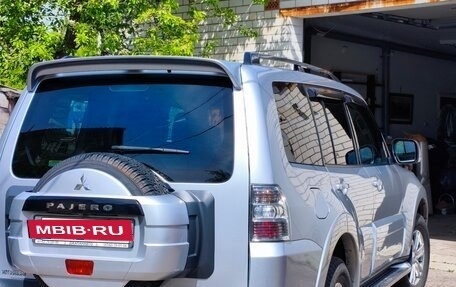 Mitsubishi Pajero IV, 2012 год, 2 650 000 рублей, 2 фотография