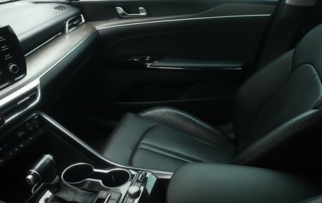 KIA K5, 2020 год, 2 318 000 рублей, 31 фотография