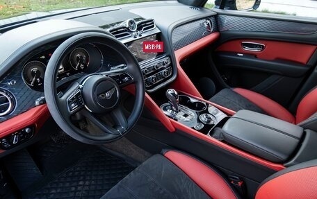 Bentley Bentayga I, 2021 год, 21 000 000 рублей, 10 фотография