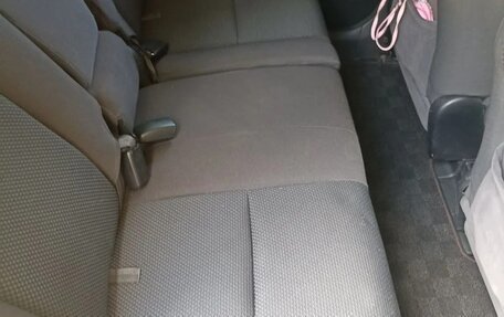 Toyota Wish II, 2003 год, 750 000 рублей, 8 фотография