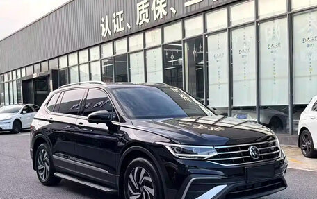 Volkswagen Tiguan II, 2023 год, 2 620 000 рублей, 3 фотография