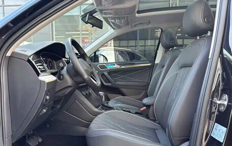 Volkswagen Tiguan II, 2023 год, 2 620 000 рублей, 8 фотография