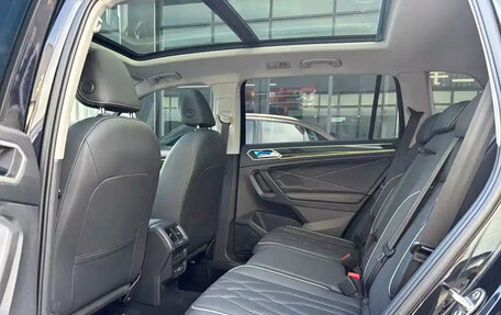 Volkswagen Tiguan II, 2023 год, 2 620 000 рублей, 9 фотография