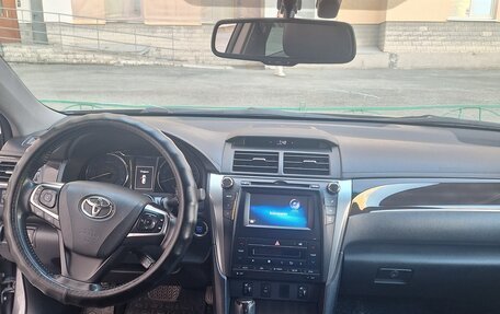 Toyota Camry, 2016 год, 1 900 000 рублей, 6 фотография