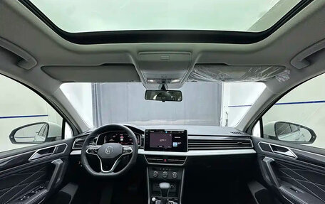 Volkswagen Tiguan II, 2023 год, 2 772 000 рублей, 10 фотография