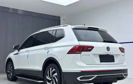 Volkswagen Tiguan II, 2023 год, 2 772 000 рублей, 6 фотография