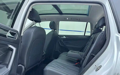 Volkswagen Tiguan II, 2023 год, 2 772 000 рублей, 15 фотография