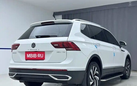 Volkswagen Tiguan II, 2023 год, 2 772 000 рублей, 3 фотография
