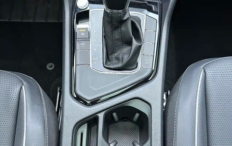 Volkswagen Tiguan II, 2023 год, 2 772 000 рублей, 20 фотография