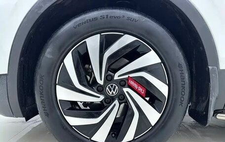 Volkswagen Tiguan II, 2023 год, 2 772 000 рублей, 16 фотография