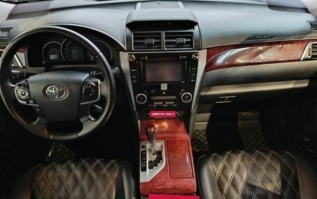 Toyota Camry, 2013 год, 1 599 000 рублей, 10 фотография
